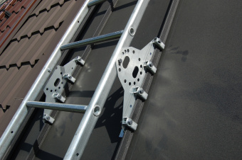 картинка Лестница кровельная Grand Line КликФальц Pro RAL 9005 2,76м Центр Кровли