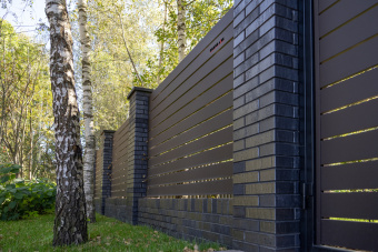 картинка Стойка для забора жалюзи Техас (для калиток и ворот) Grand Line 0,5 GreenCoat Pural БТ матовый  RR 32 темно-коричневый (RAL 8019 серо-коричневый) (2м) Центр Кровли
